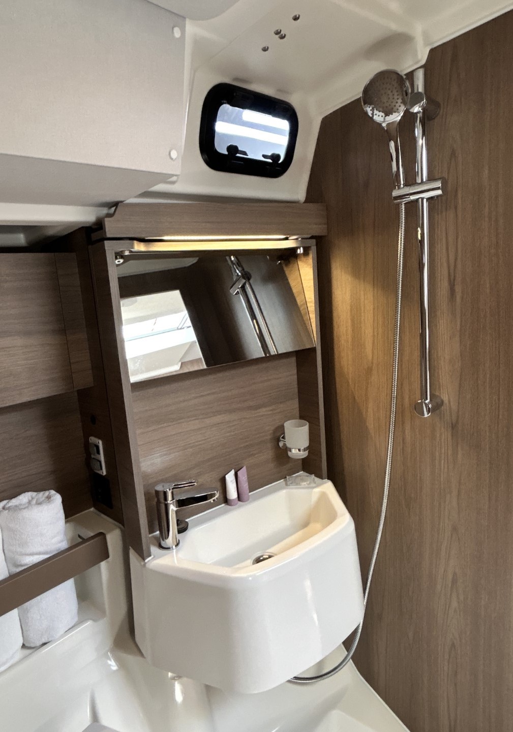 Photo #11 - Oceanis 52 - 6. cab. (B-52) in Split - 64093