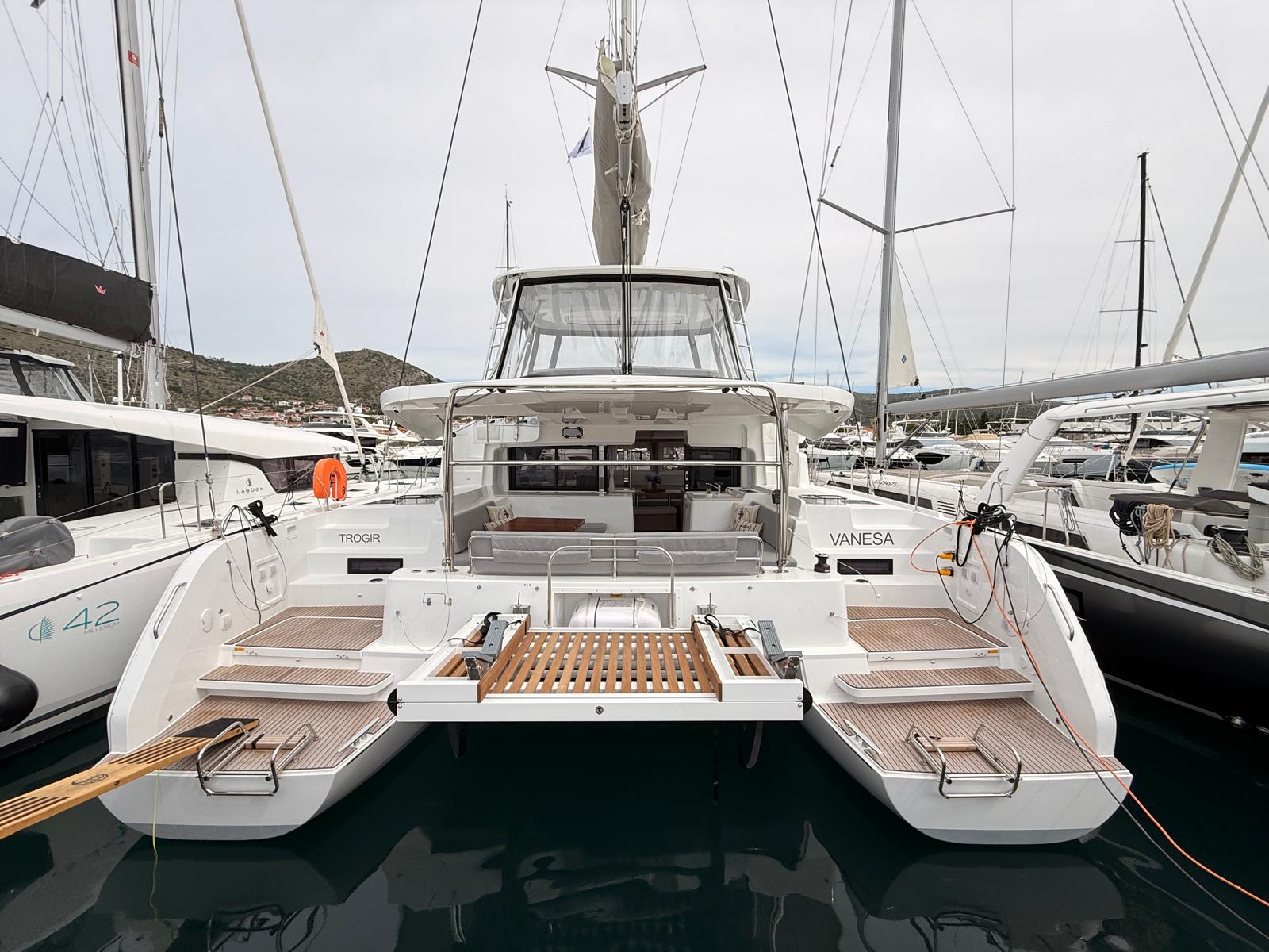 Lagoon 46 - 4 + 2 cab. — photo 3