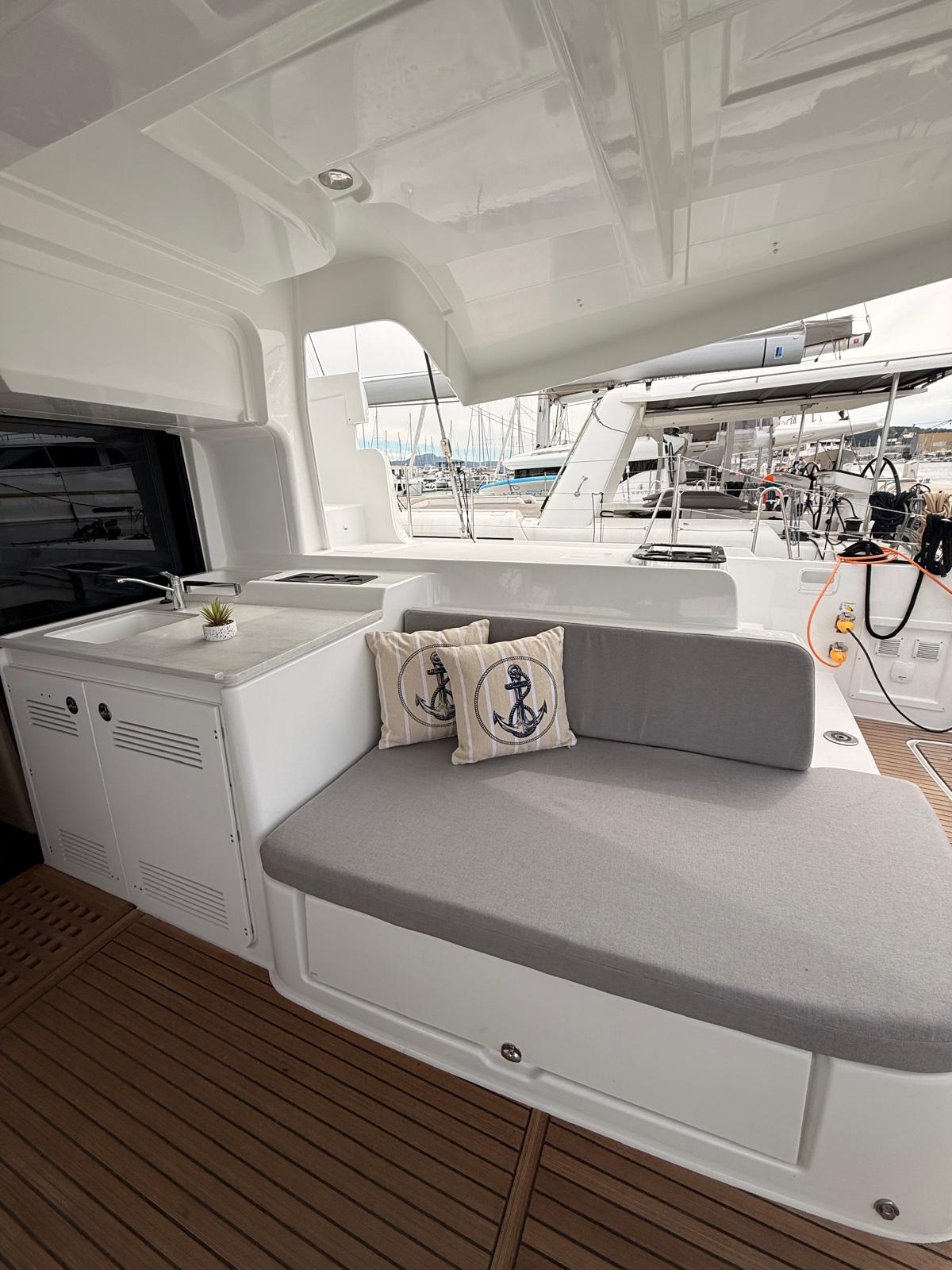 Lagoon 46 - 4 + 2 cab. — photo 11