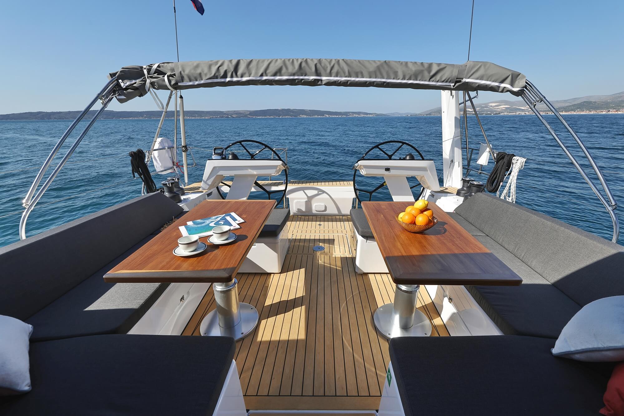 Hanse 510 - 4 + 1 cab. — photo 35