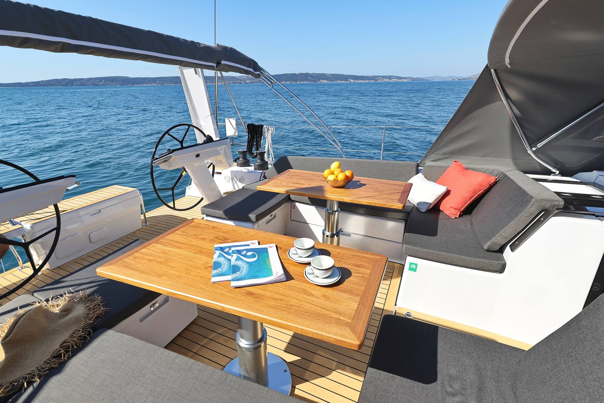 Hanse 510 - 4 + 1 cab. — photo 37