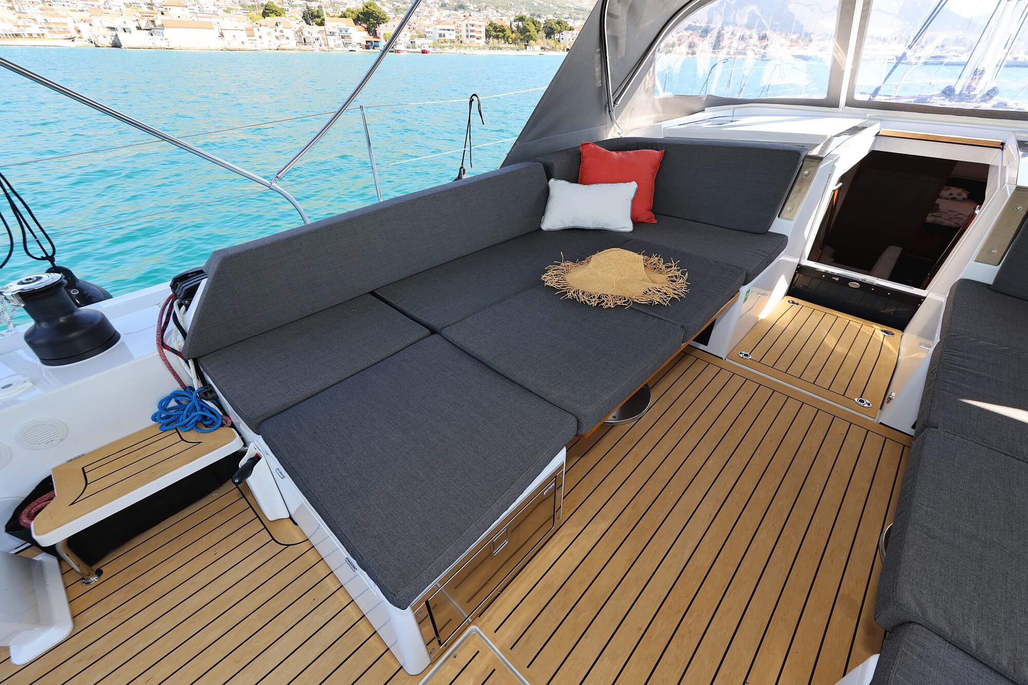 Hanse 510 - 4 + 1 cab. — photo 40