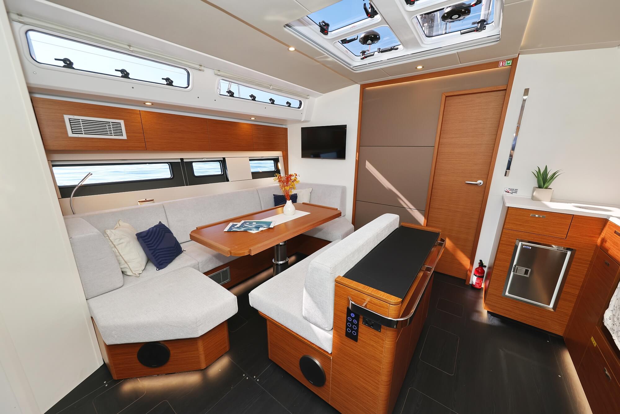 Hanse 510 - 4 + 1 cab. — photo 2