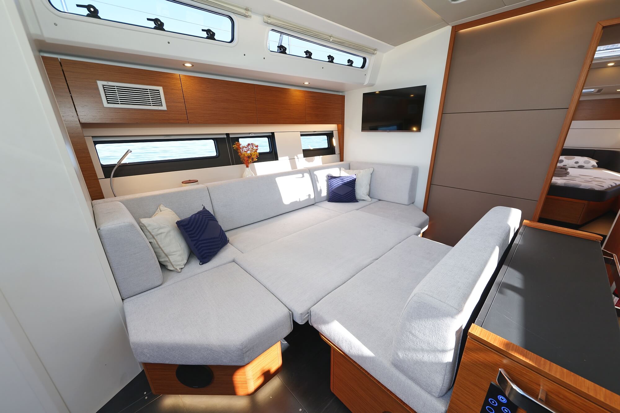 Hanse 510 - 4 + 1 cab. — photo 11