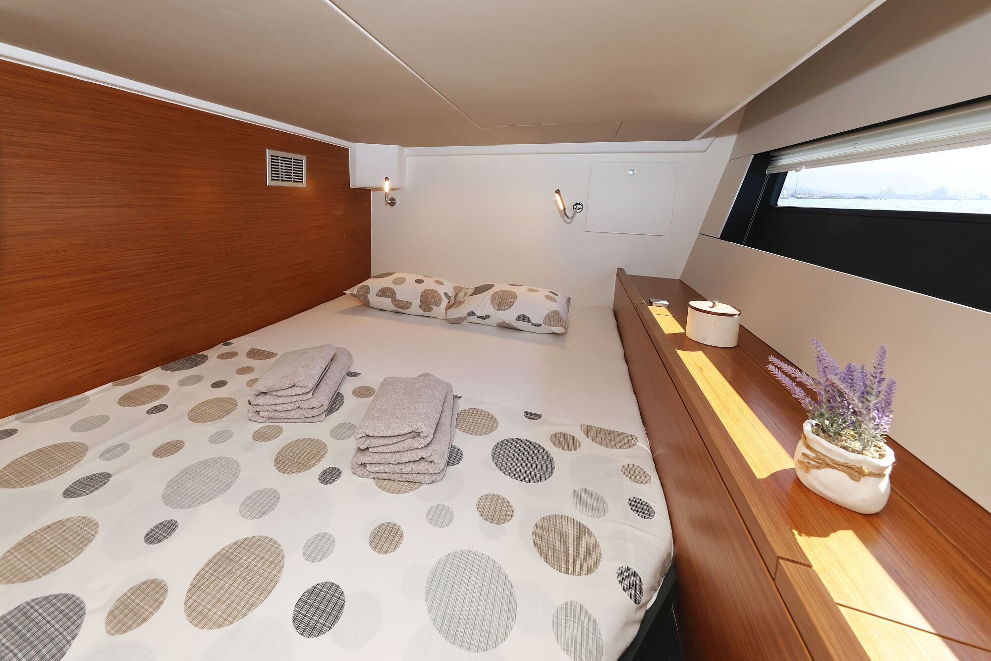 Hanse 510 - 4 + 1 cab. — photo 13