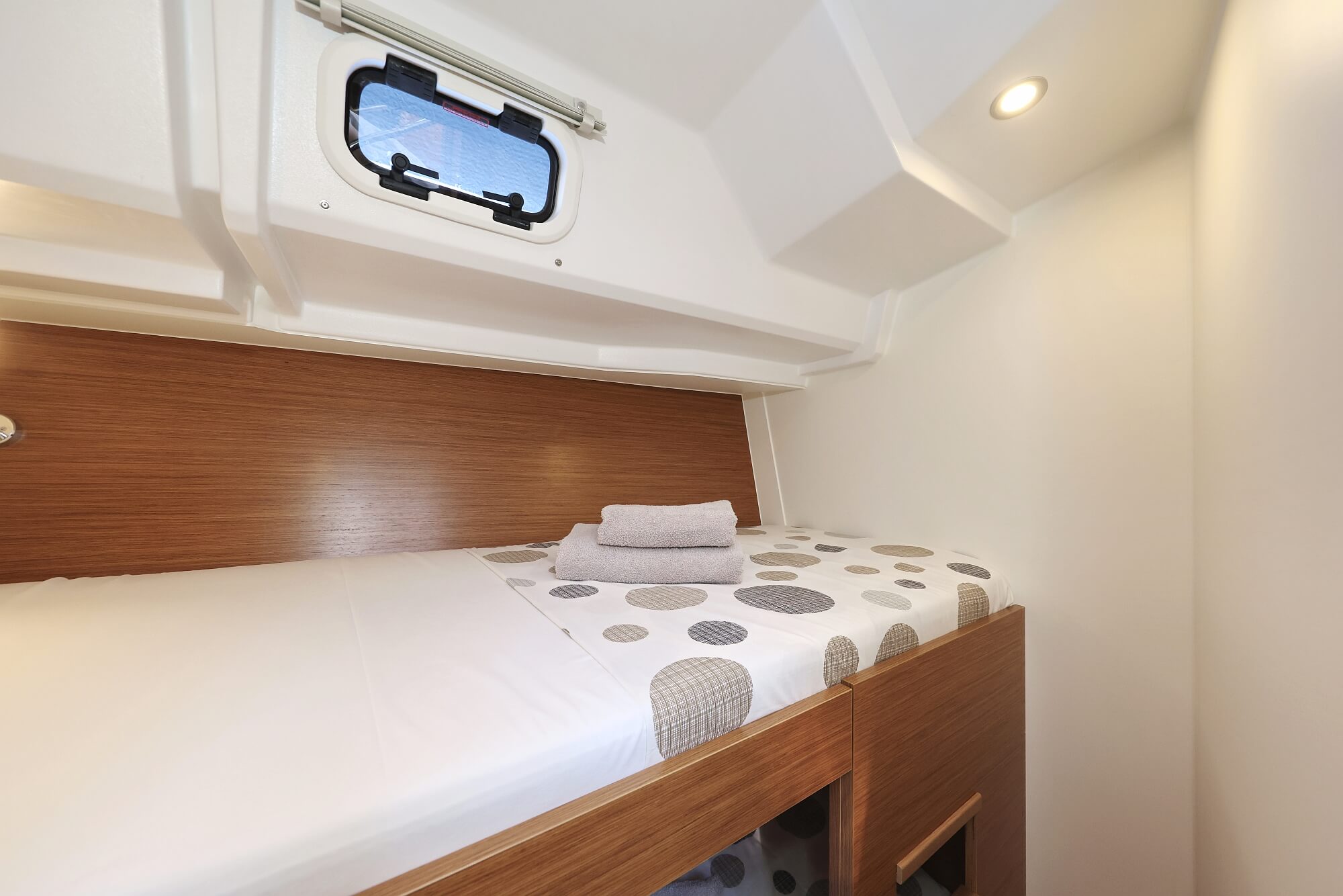Hanse 510 - 4 + 1 cab. — photo 17