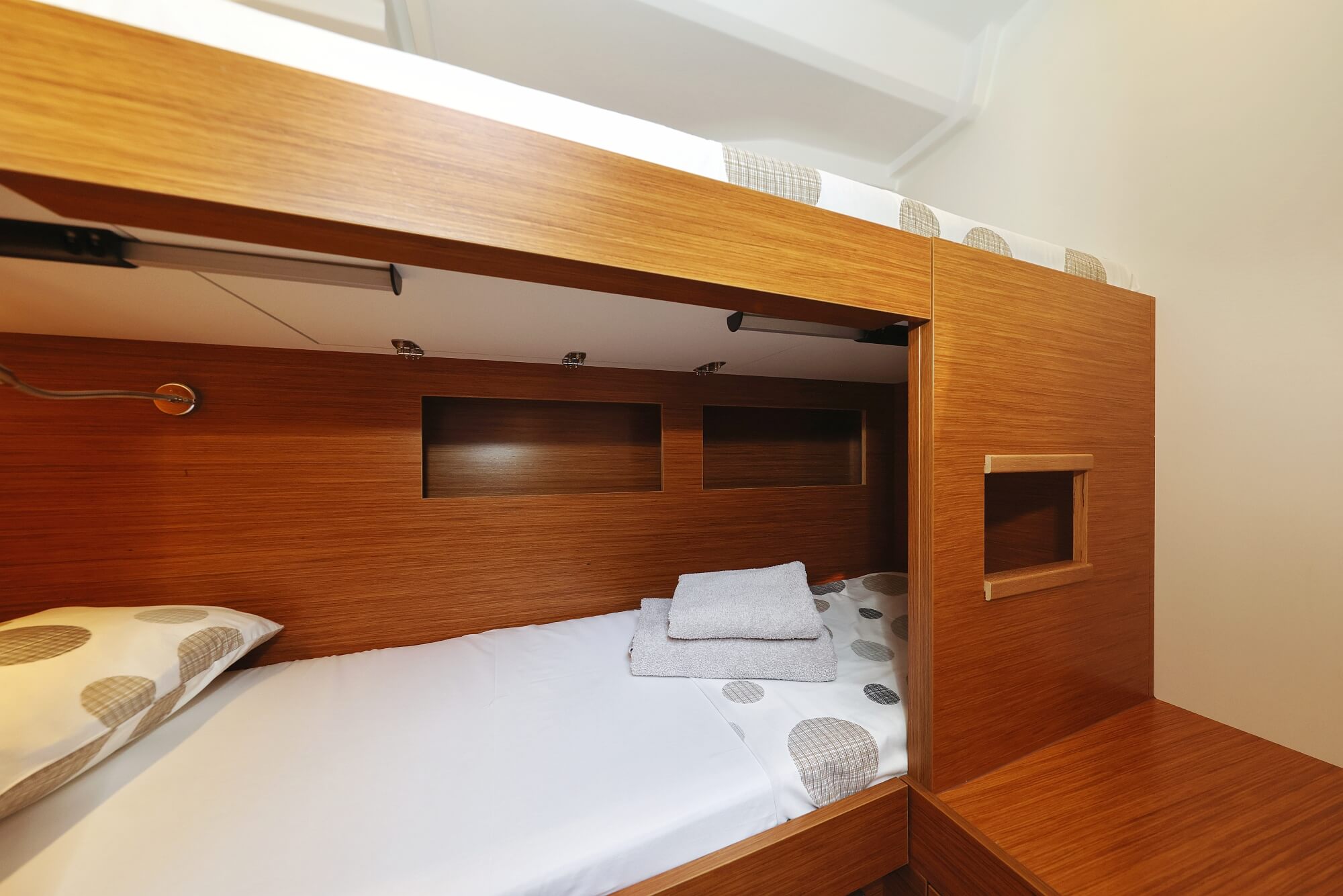 Hanse 510 - 4 + 1 cab. — photo 18