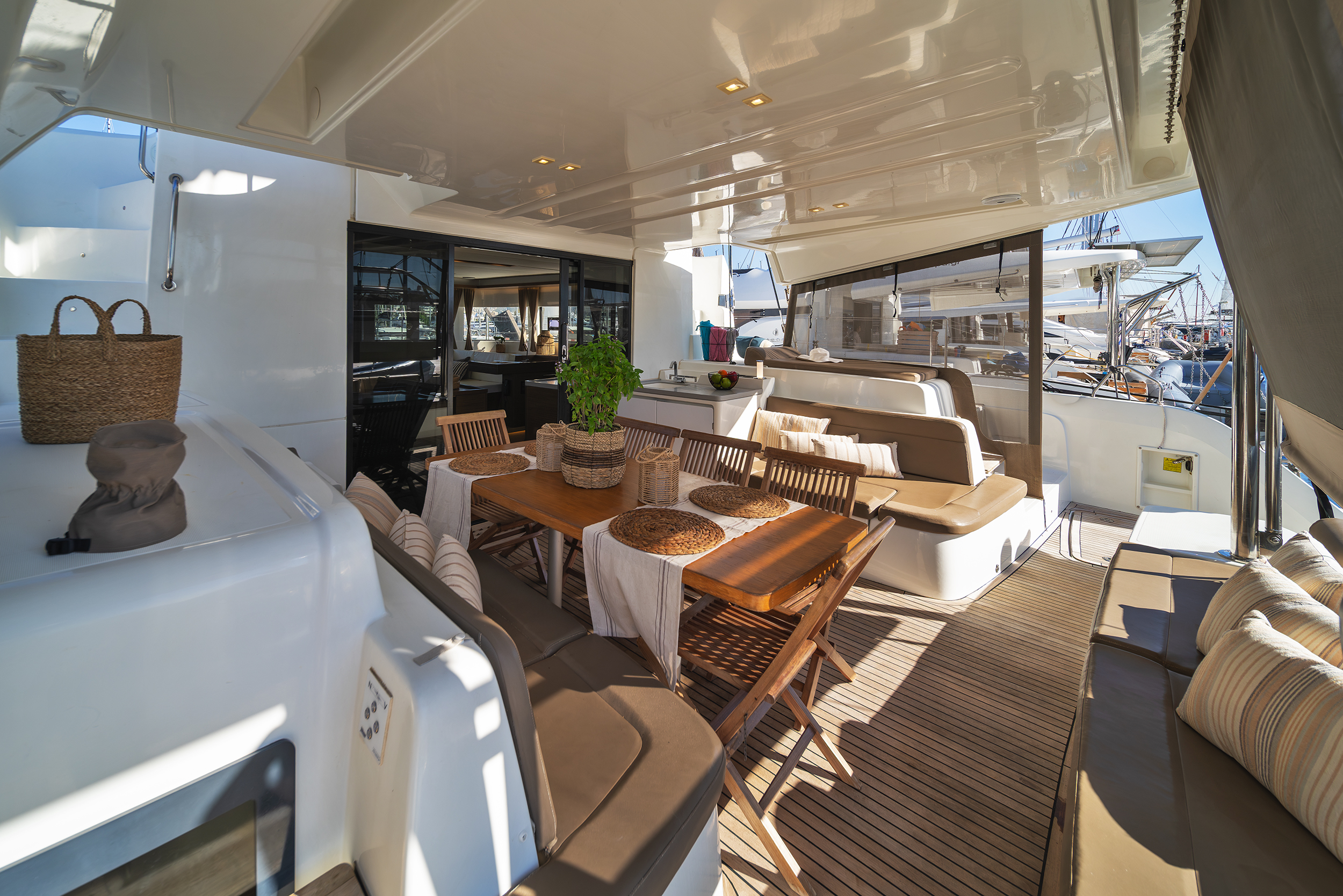 Lagoon 50 - 6 + 2 cab. — photo 13