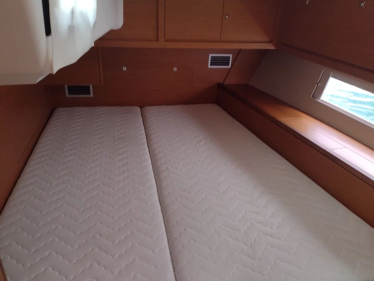 Dufour 470 - 4 cab. — photo 9