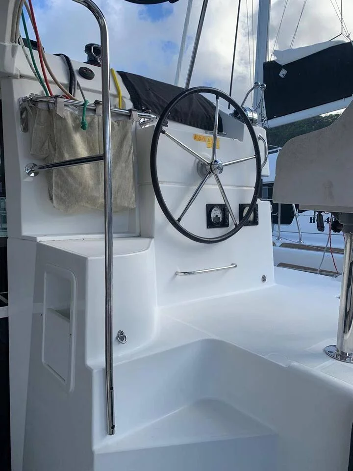 Lagoon 40 - 3 + 2 cab (Last One)  - 2