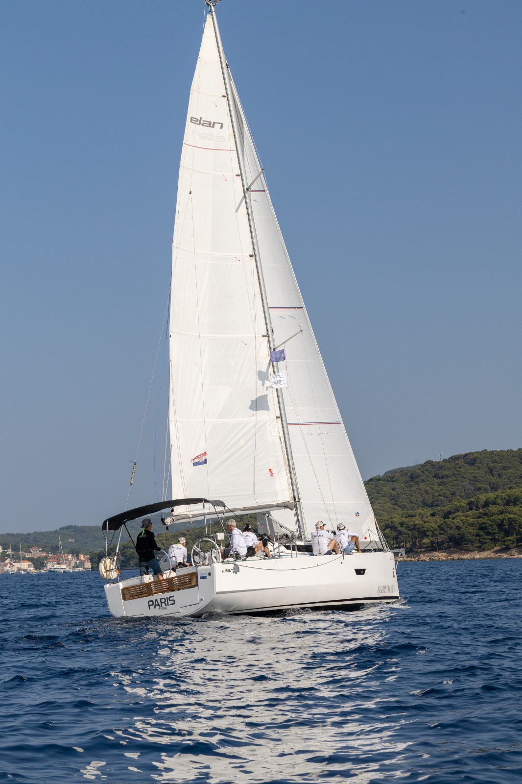 Elan E4 — photo 19