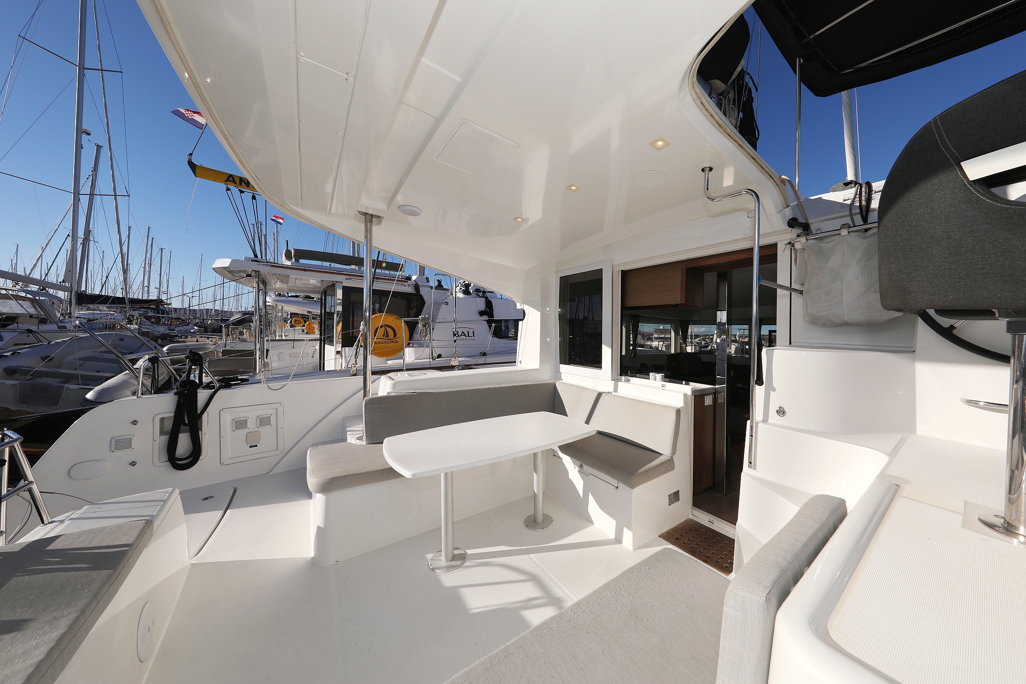 Photo #5 - Lagoon 40 - 4 + 2 cab (Wild Cat) in Biograd - 44177
