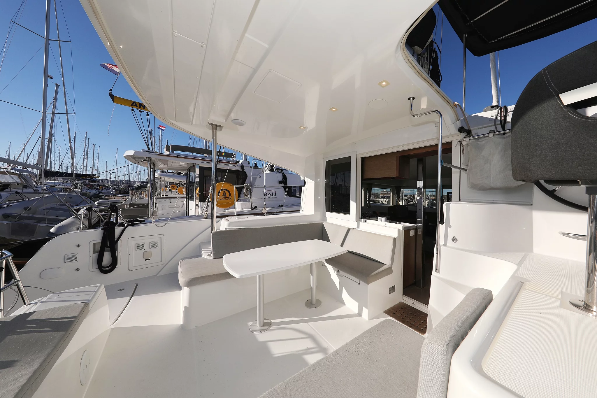 Lagoon 40 - 4 + 2 cab (Wild Cat)  - 4