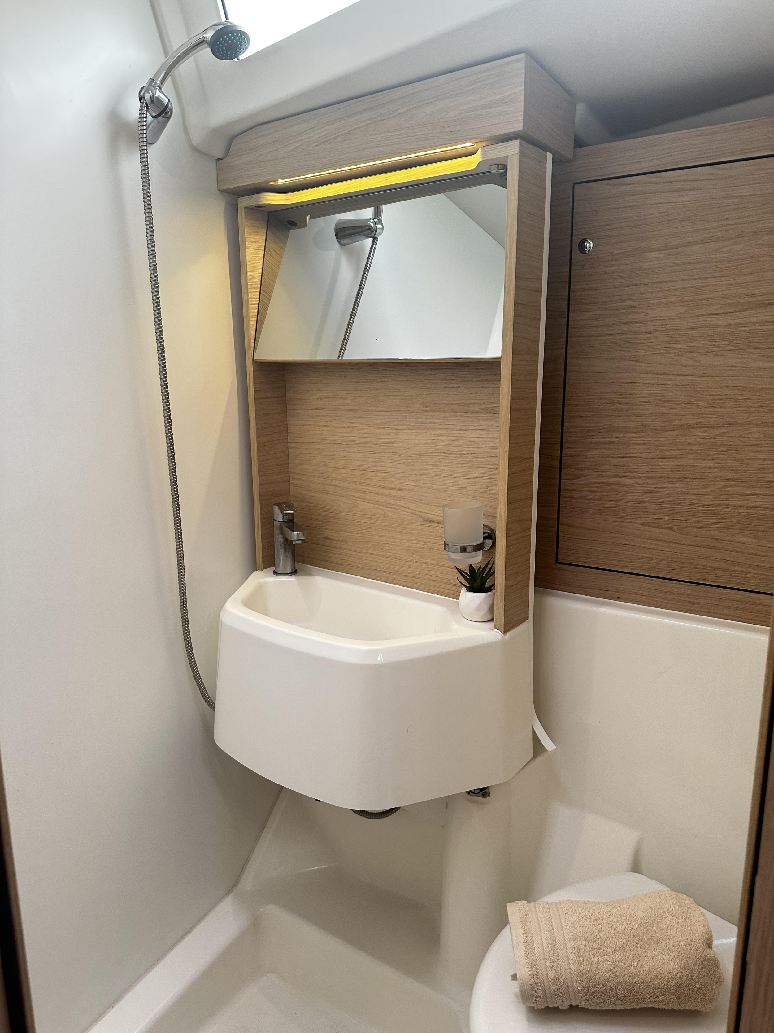 Oceanis 51.1 — photo 15