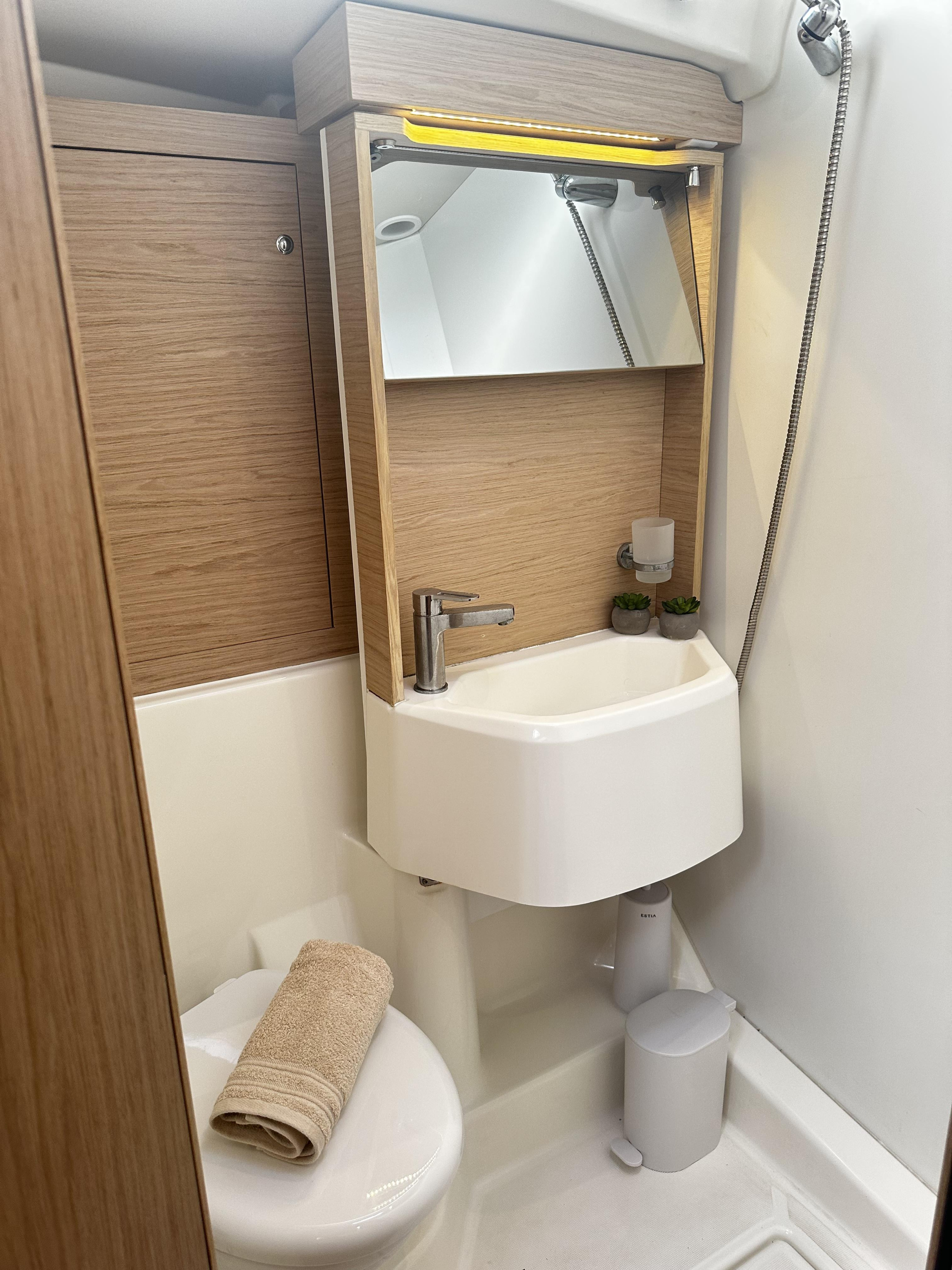 Oceanis 51.1 — photo 18