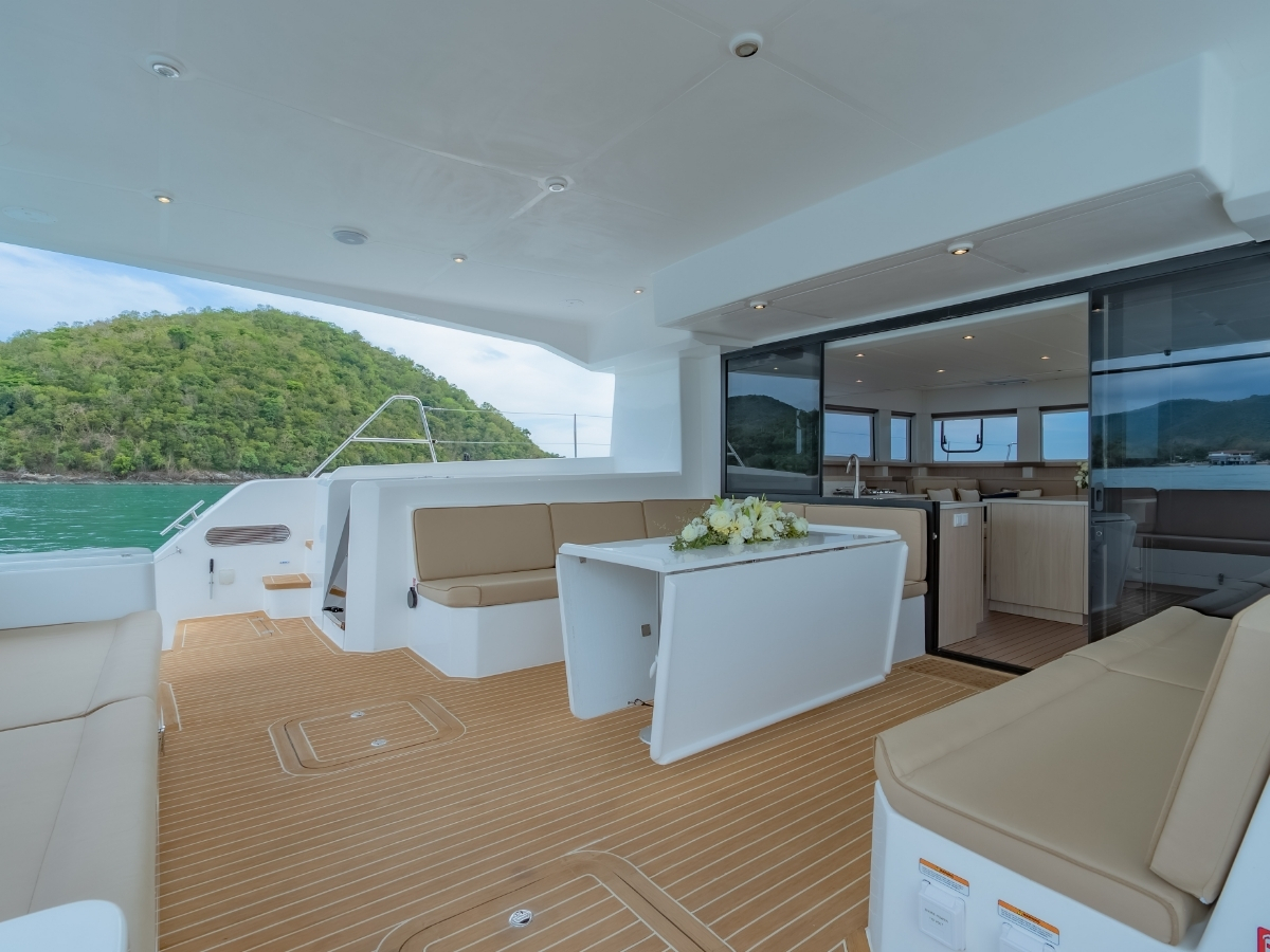Island Spirit 525E — photo 14