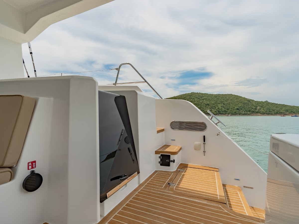 Island Spirit 525E — photo 17