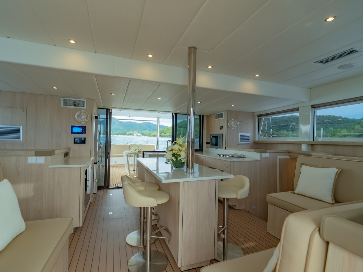 Island Spirit 525E — photo 20