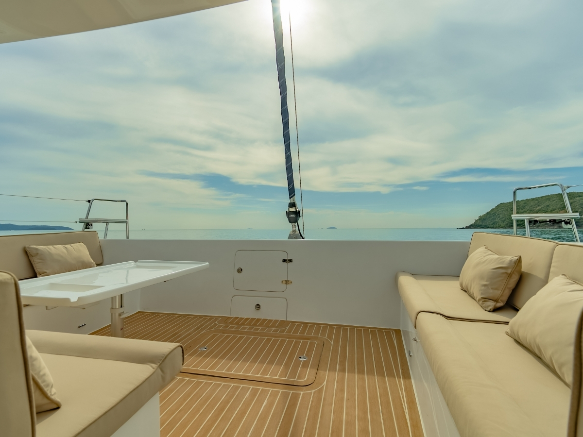 Island Spirit 525E — photo 26