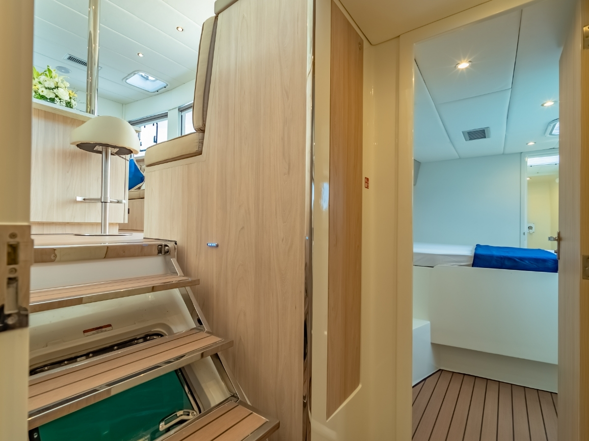 Island Spirit 525E — photo 27