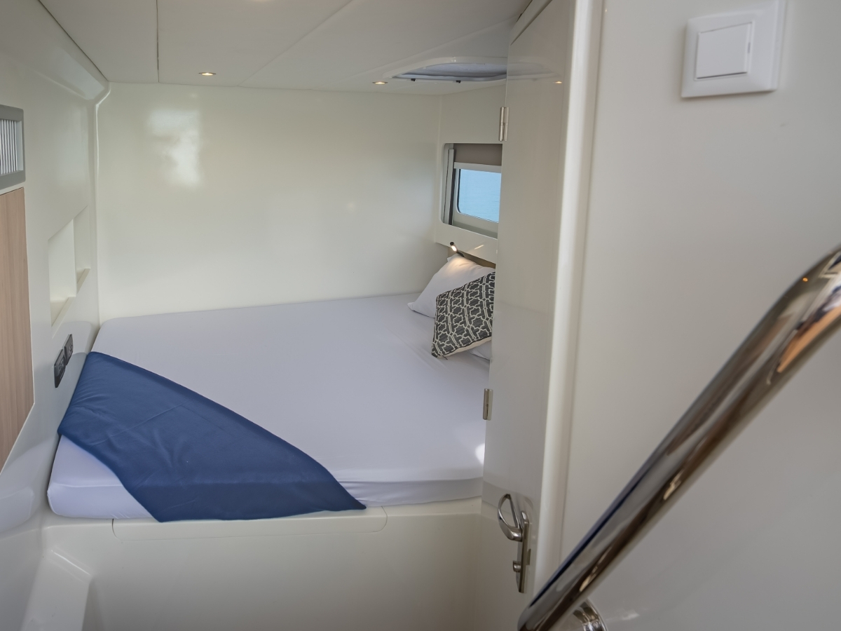 Island Spirit 525E — photo 34