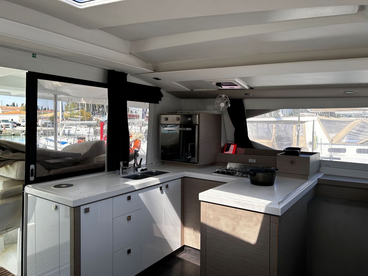 Photo #6 - Fountaine Pajot Astrea 42 - 4 + 2 cab. (HAKUNA MATATA I _G) in Corfu - 64022