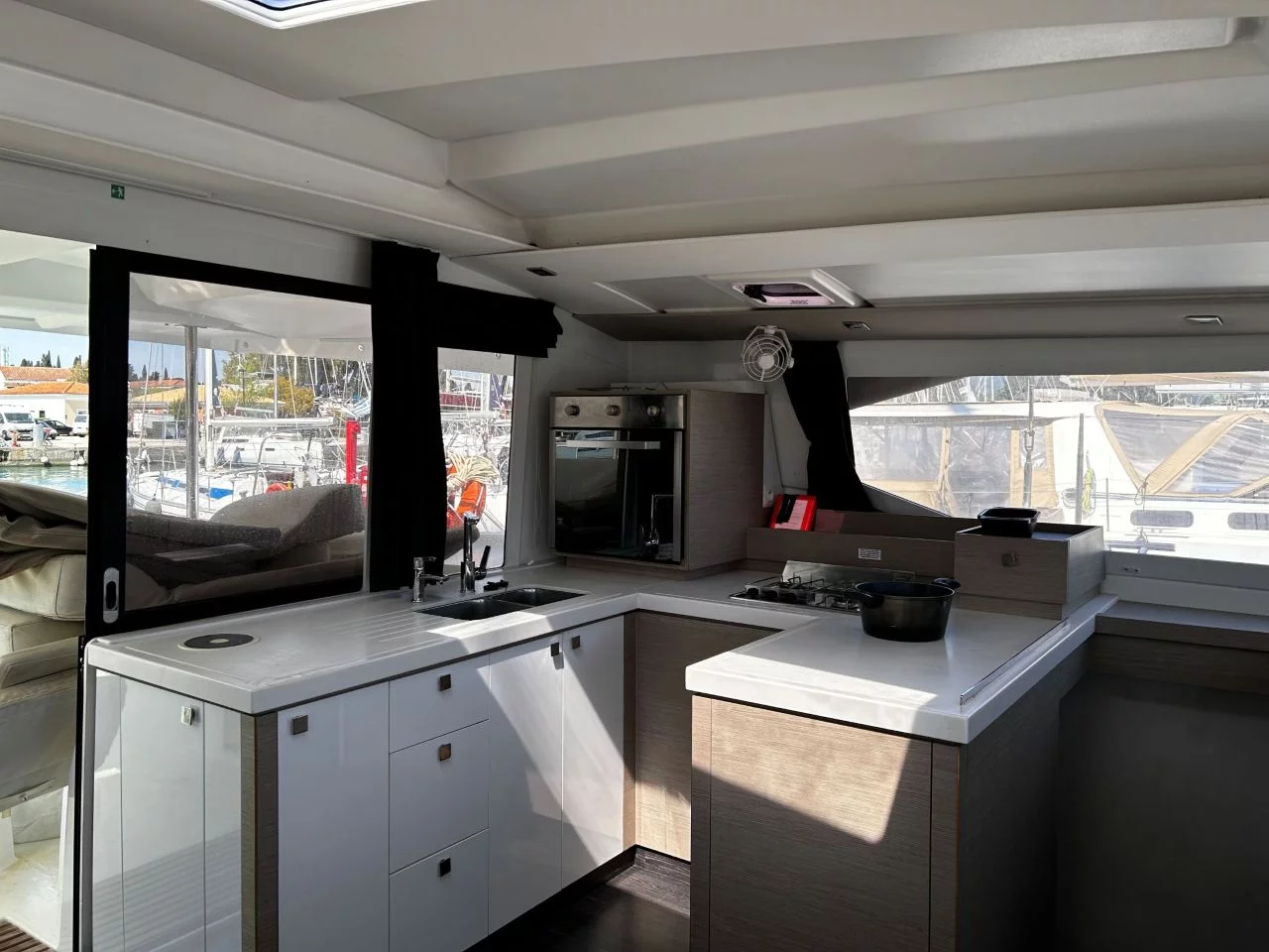 Fountaine Pajot Astrea 42 - 4 + 2 cab. (HAKUNA MATATA I _G)  - 5