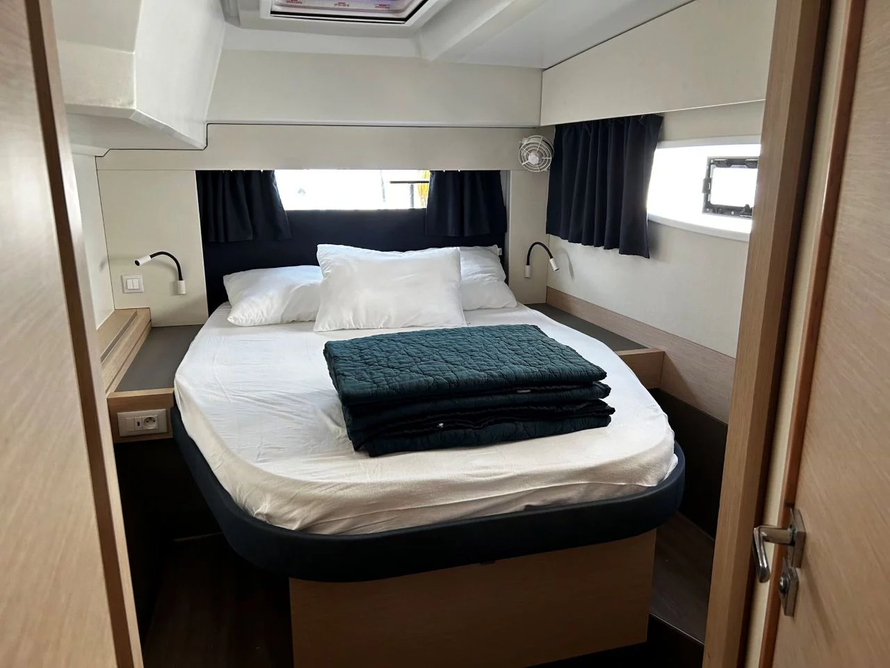 Fountaine Pajot Astrea 42 - 4 + 2 cab. (HAKUNA MATATA I _G)  - 6