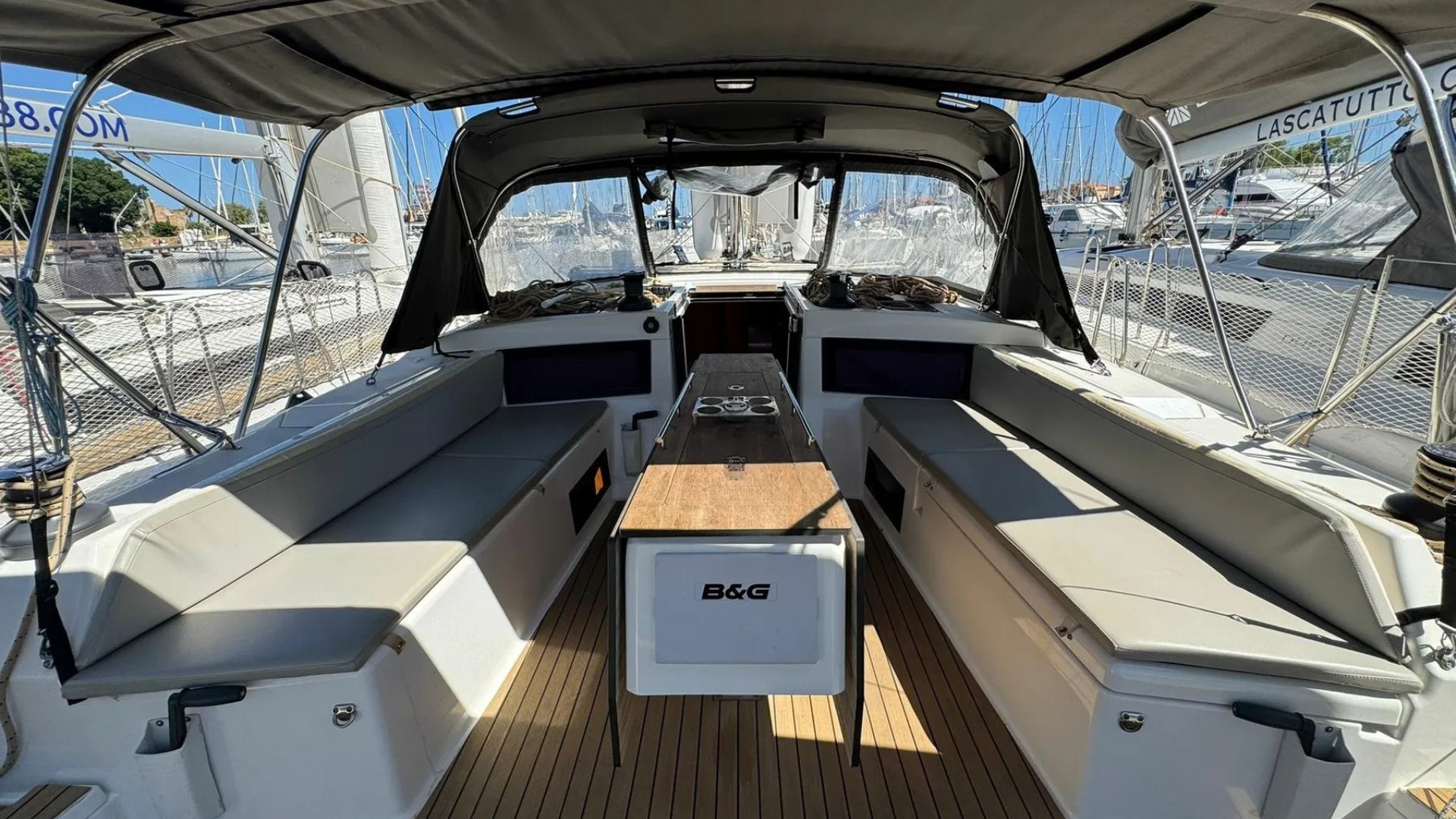Dufour 470 - 4 + 1 cab. — photo 4