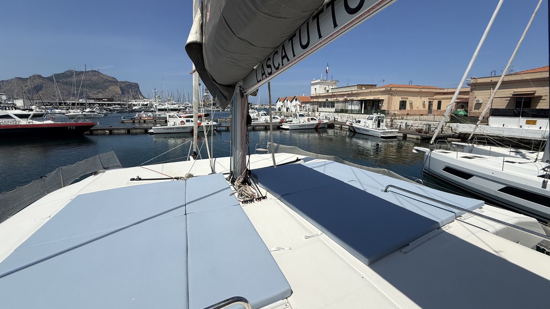 Dufour 48 Catamaran - 5 + 1 cab. — photo 4