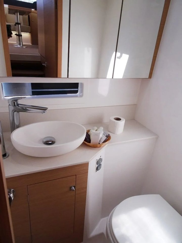Dufour 48 Catamaran - 5 + 1 cab. — photo 11