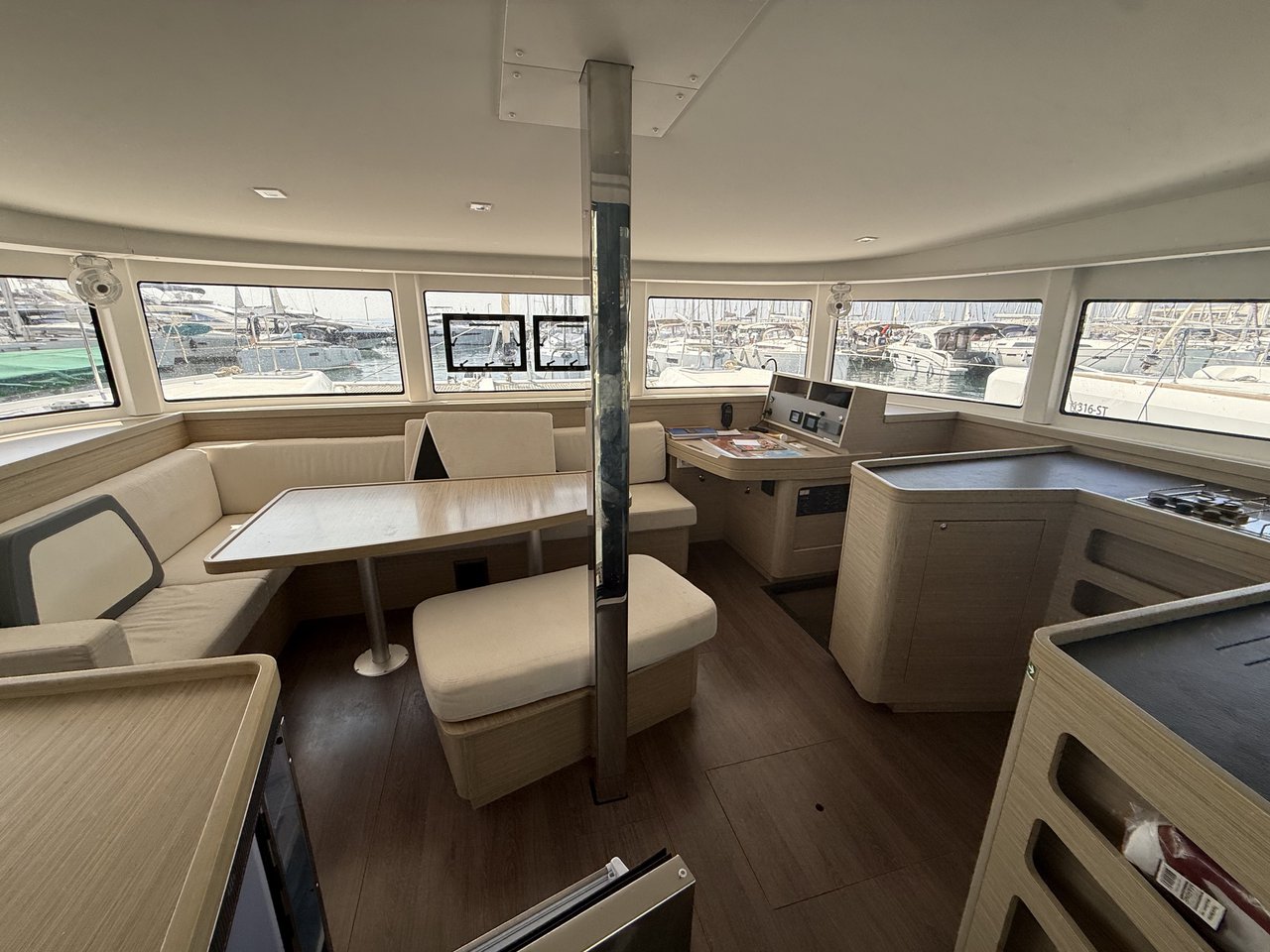 Photo #8 - Lagoon 42 - 4 + 2 cab. (Tigeer Royale) in Split - 64121