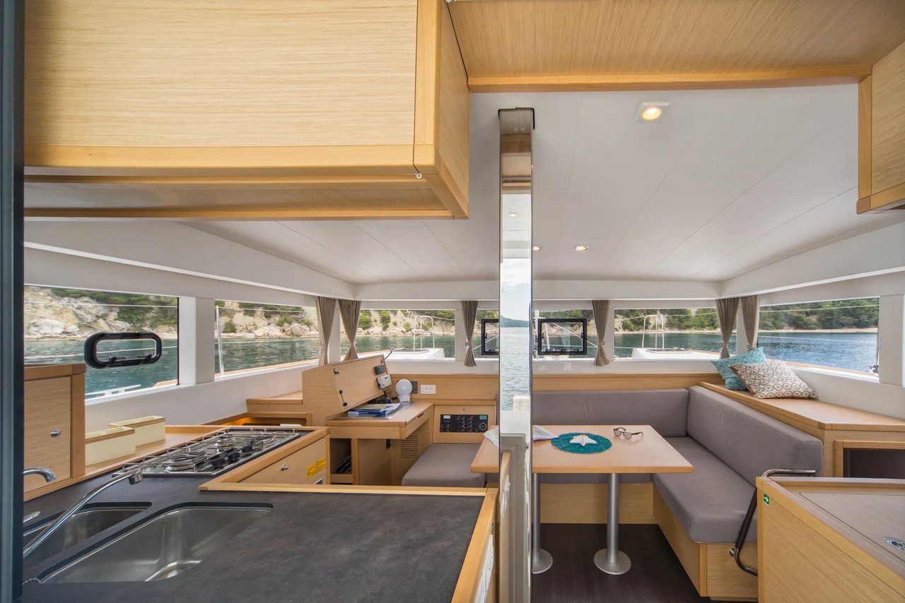 Photo #12 - Lagoon 39 - 4 + 2 cab. (Amazing) in Split - 64122