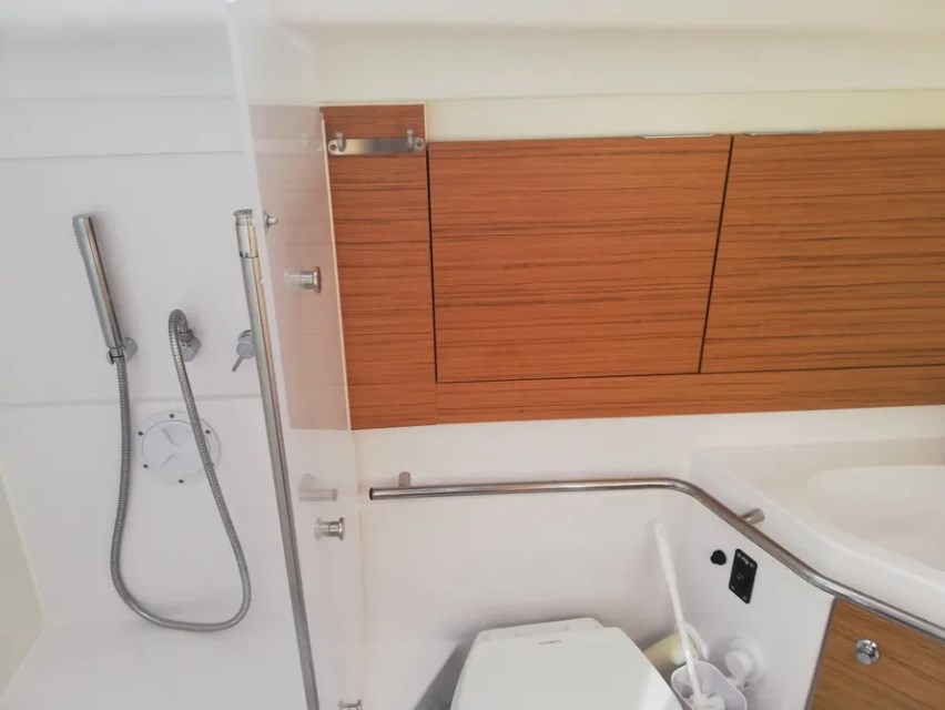 Photo #10 - Elan Impression 45 - 3 cab. (DaVinci) en Split - 64125