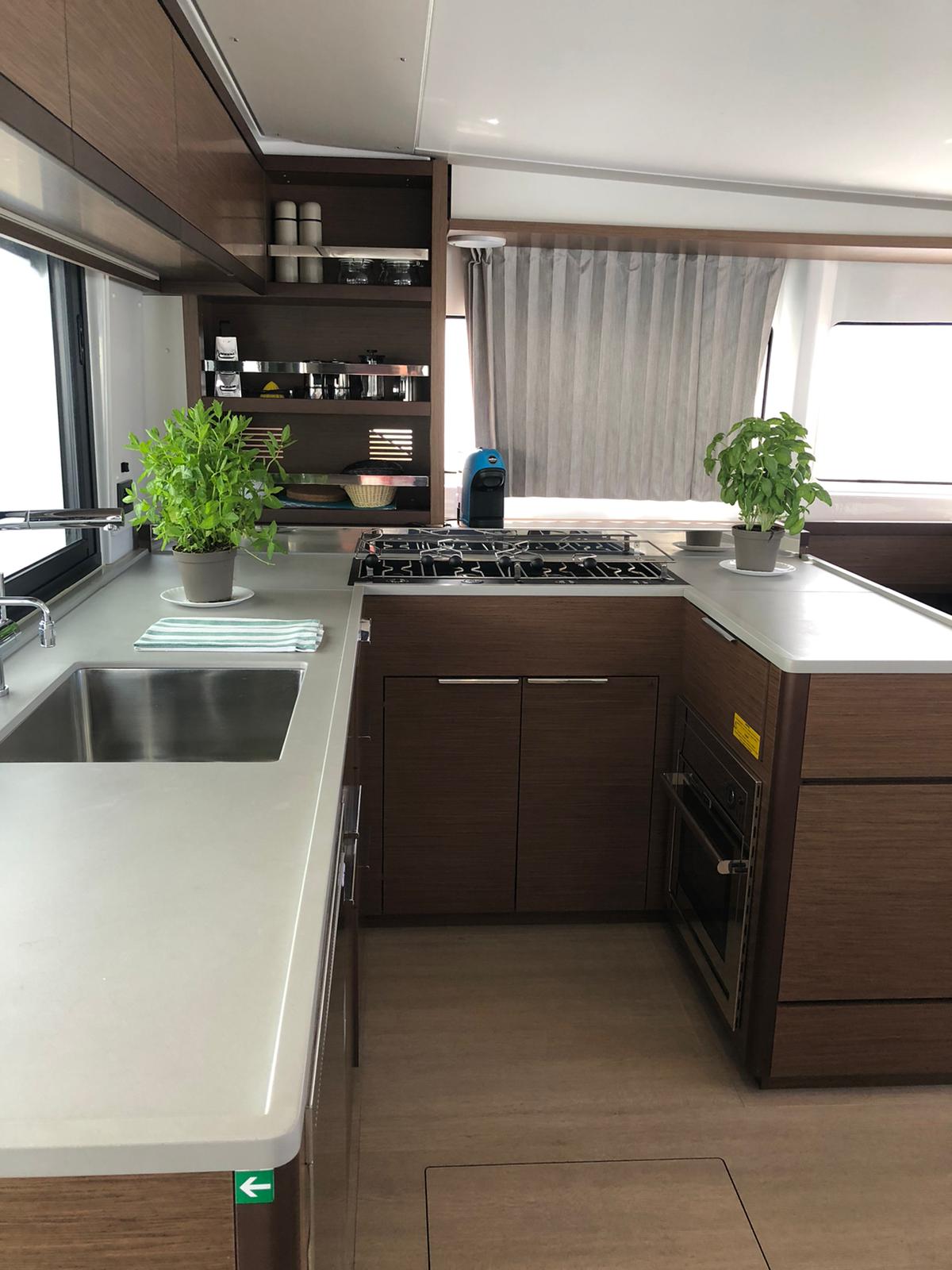 Photo #14 - Lagoon 46 Fly (Oriana) in Capo d'Orlando - 64215