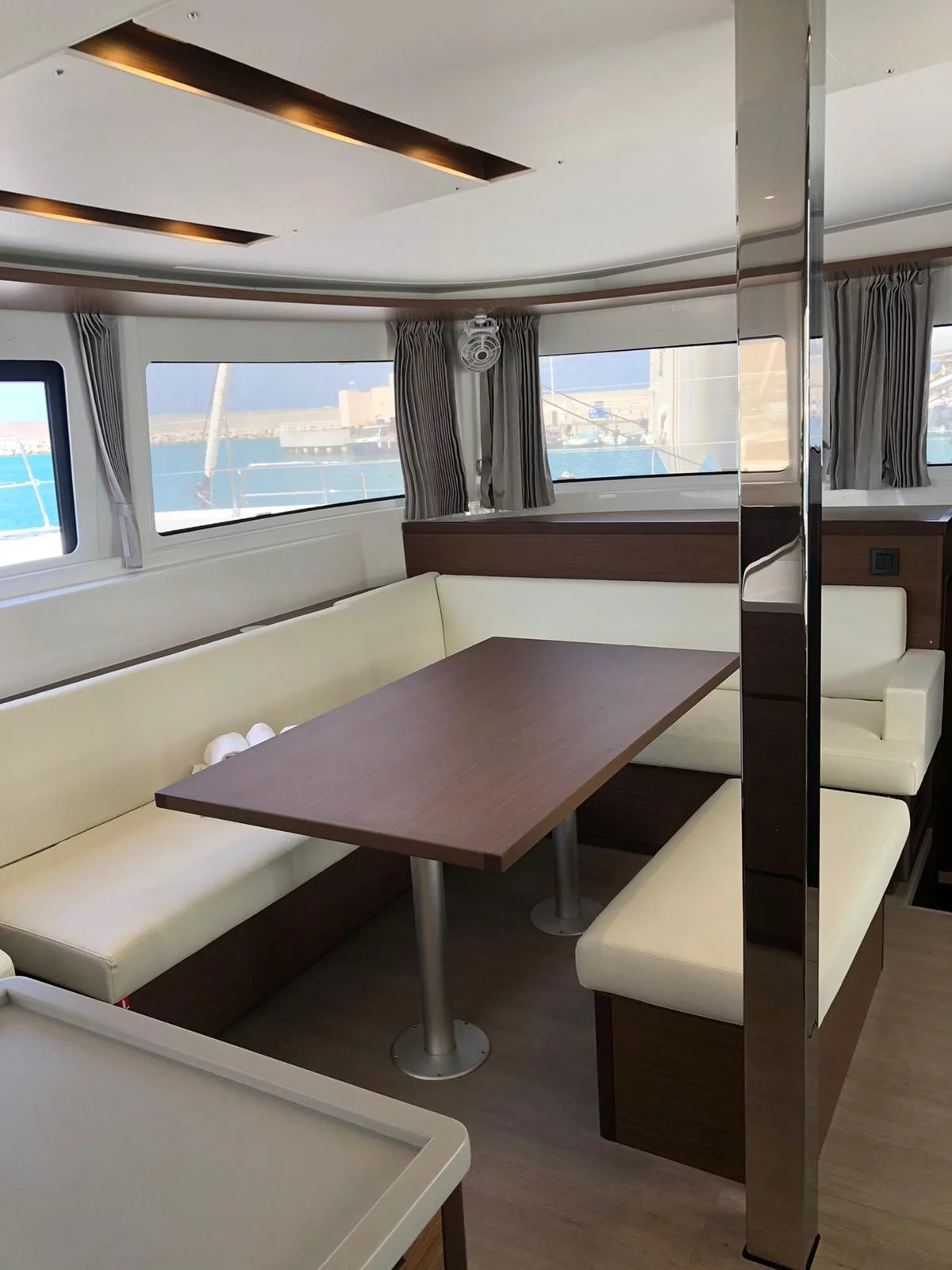 Lagoon 46 Fly (Oriana)  - 14