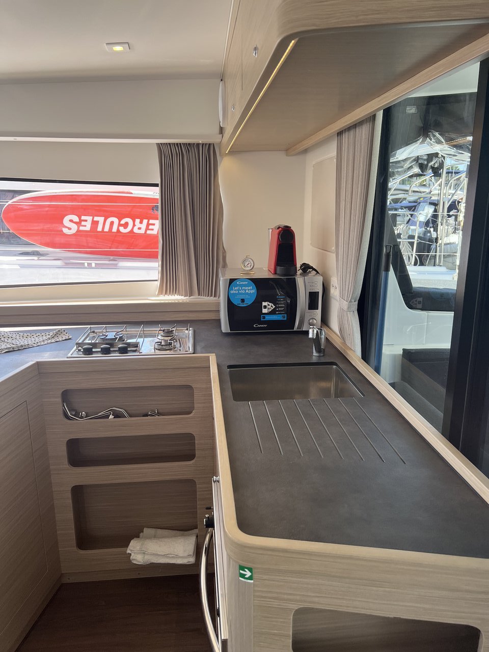 Photo #14 - Lagoon 42 - 4 + 2 cab. (Top Light) en Split - 64128