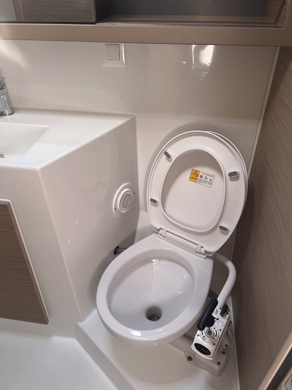 Photo #18 - Lagoon 42 - 4 + 2 cab. (Top Light) en Split - 64128