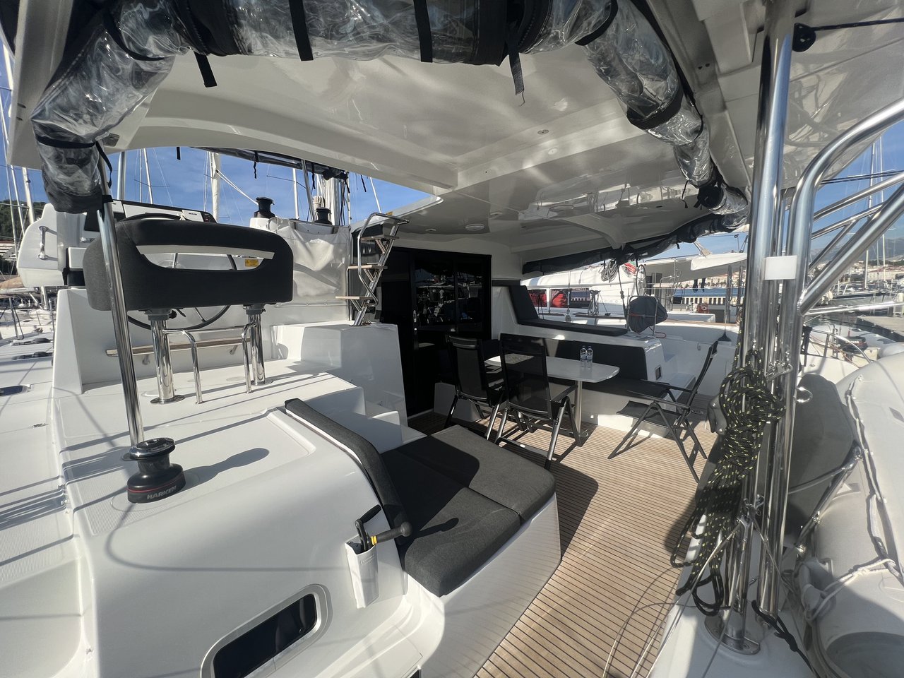 Photo #8 - Lagoon 42 - 4 + 2 cab. (Adventure) in Split - 64129