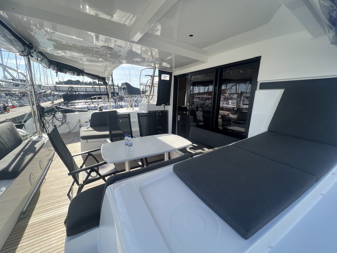 Photo #9 - Lagoon 42 - 4 + 2 cab. (Adventure) in Split - 64129