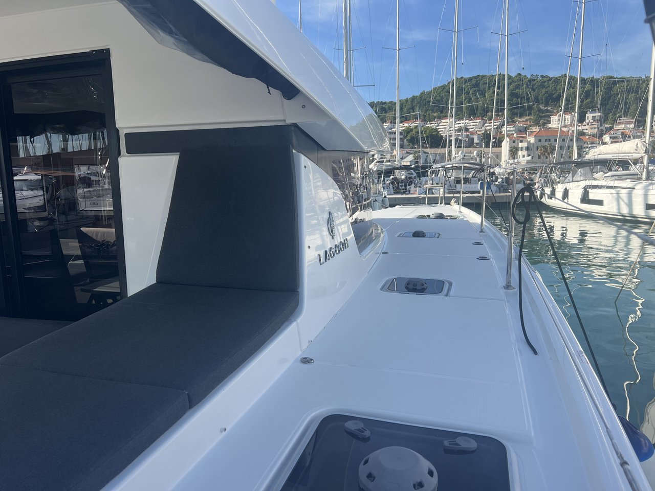 Photo #10 - Lagoon 42 - 4 + 2 cab. (Adventure) in Split - 64129