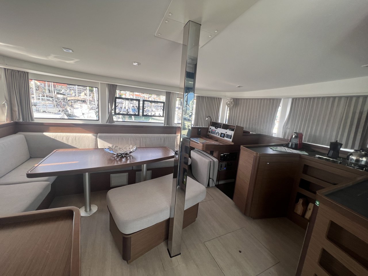 Photo #13 - Lagoon 42 - 4 + 2 cab. (Adventure) in Split - 64129