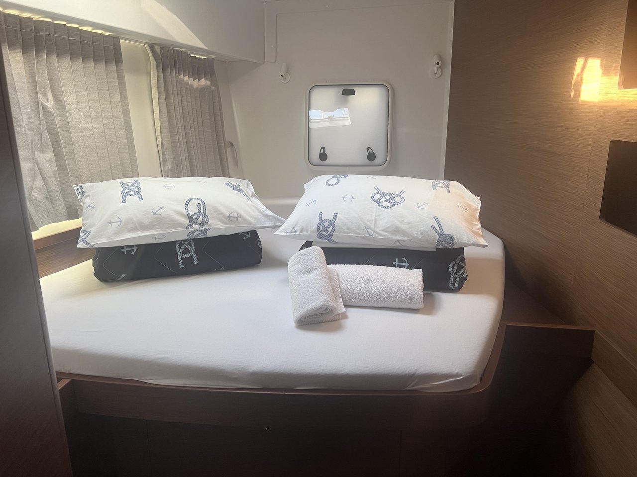 Photo #15 - Lagoon 42 - 4 + 2 cab. (Adventure) in Split - 64129