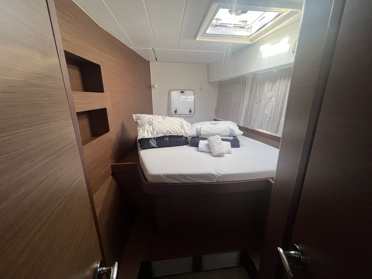 Photo #16 - Lagoon 42 - 4 + 2 cab. (Adventure) in Split - 64129