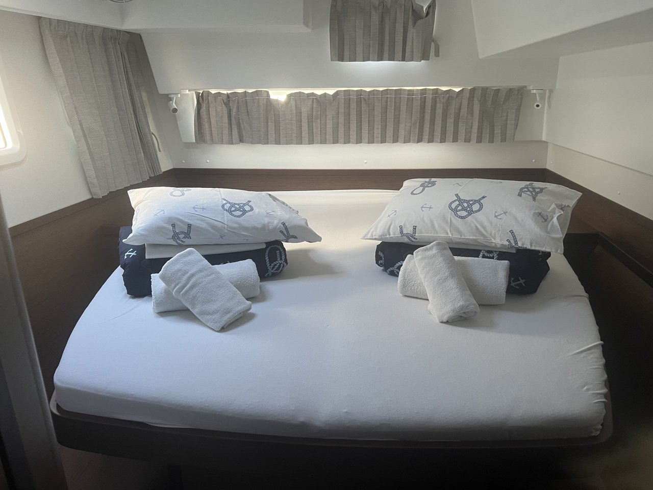 Photo #17 - Lagoon 42 - 4 + 2 cab. (Adventure) in Split - 64129