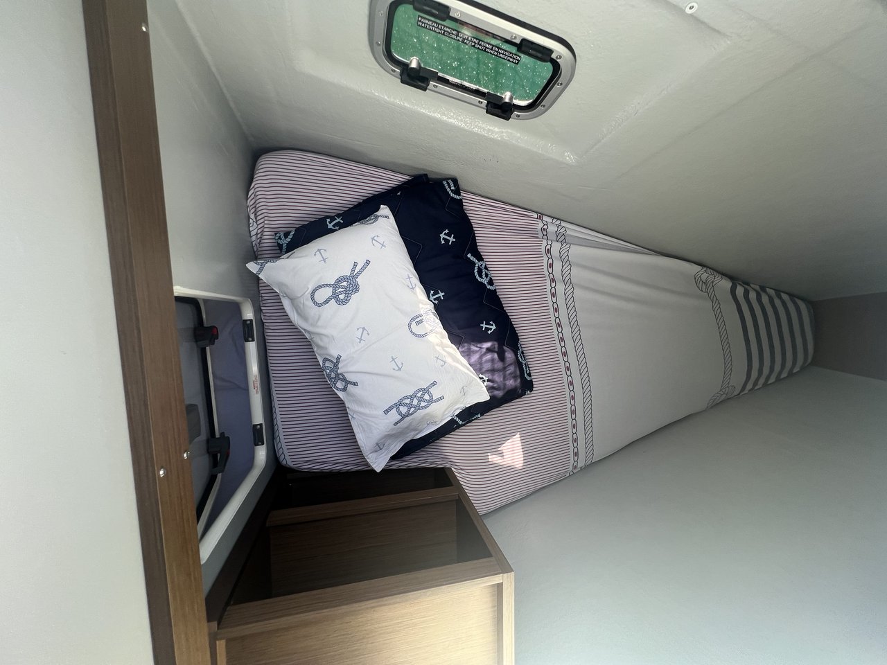 Photo #18 - Lagoon 42 - 4 + 2 cab. (Adventure) in Split - 64129