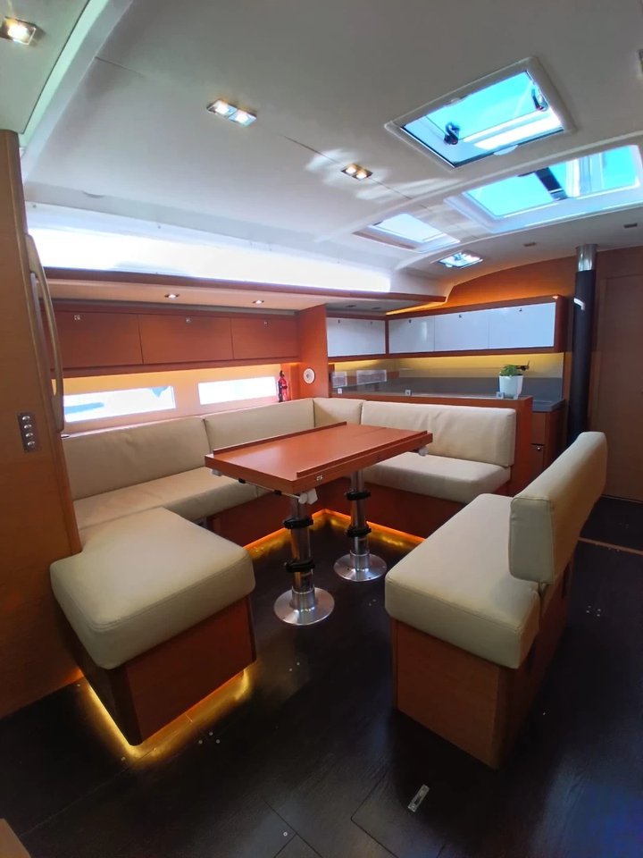 Dufour 530 - 5 cab. — photo 6