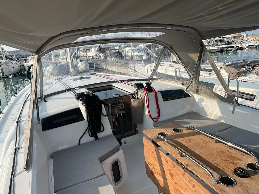 Oceanis 40.1 (Rosalba)  - 6