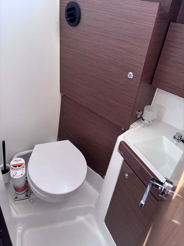 Oceanis 38.1 — photo 12