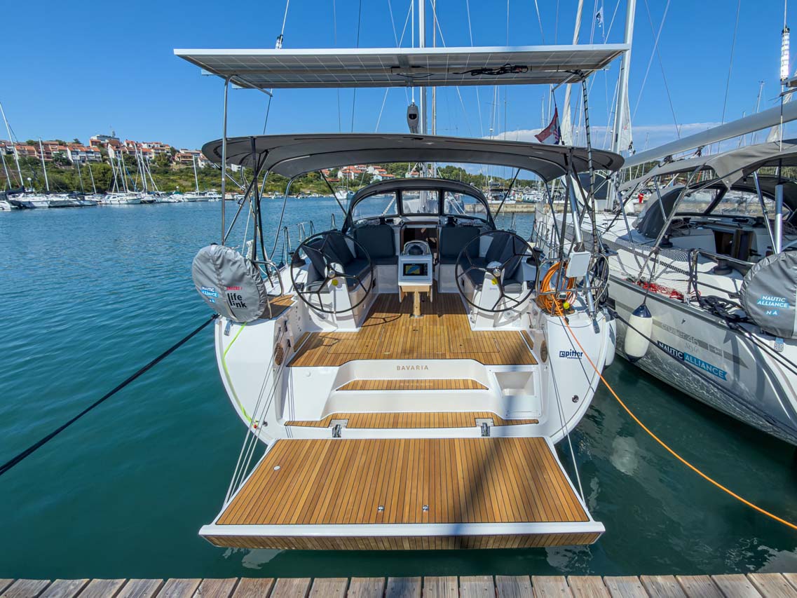Bavaria Voyager 45 — photo 8